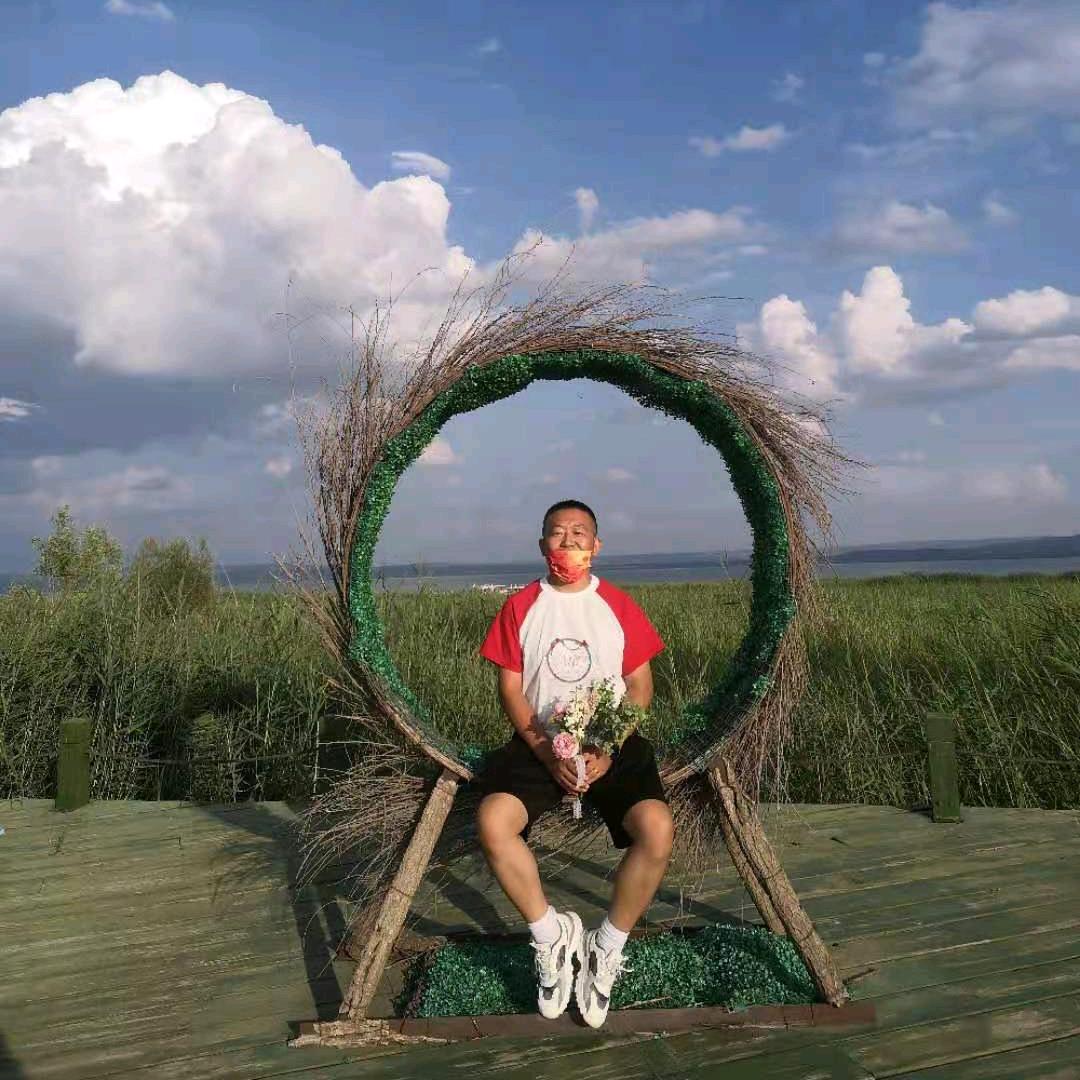 青年