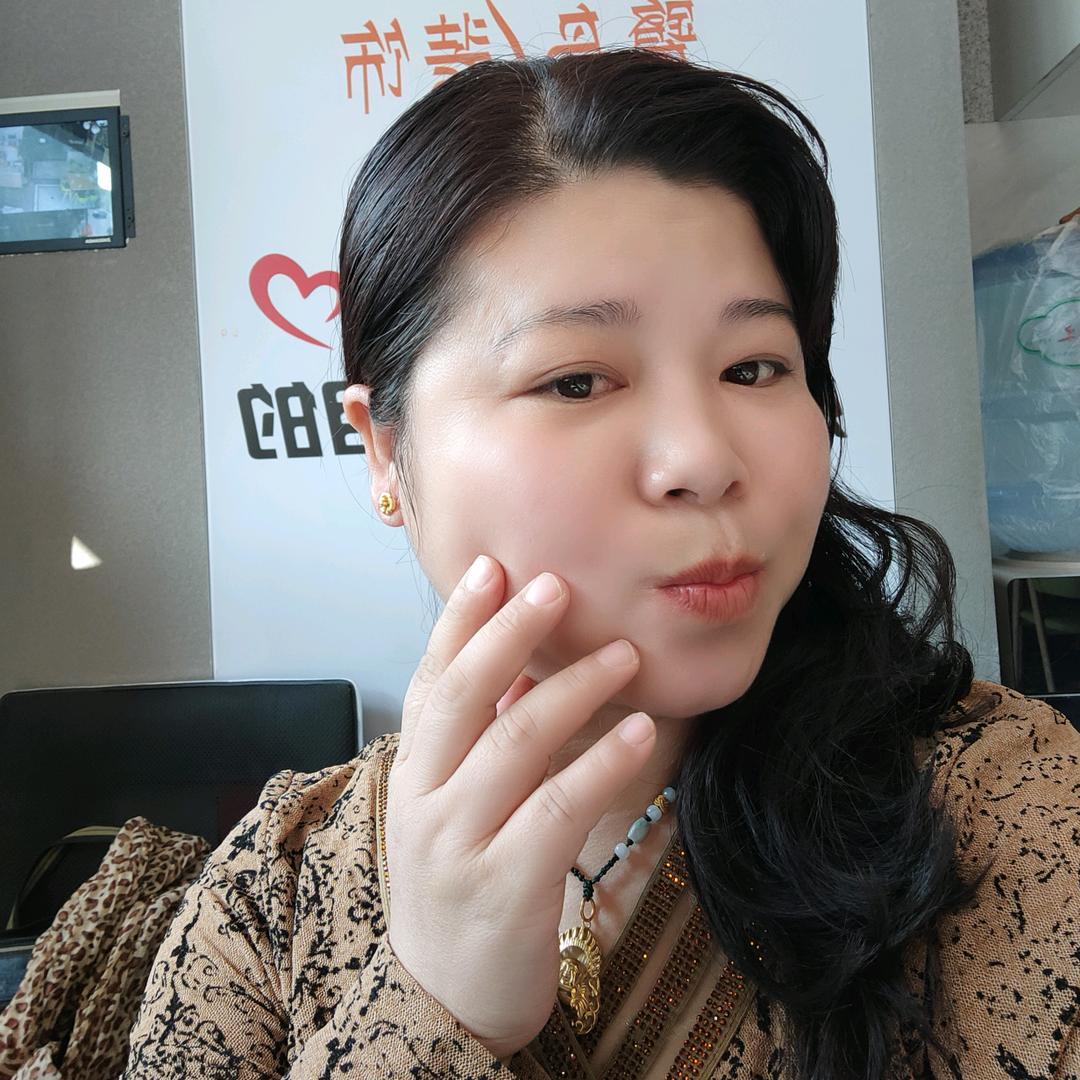 1349310933鹭岛装饰x香香