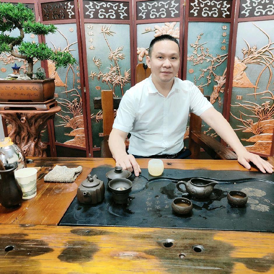 驰航鹰世家车品店