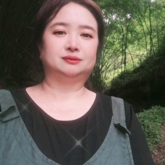 莲莲