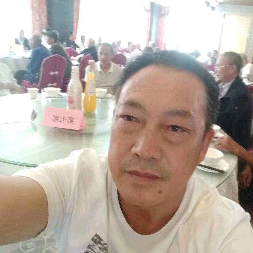 鸿达实木家具