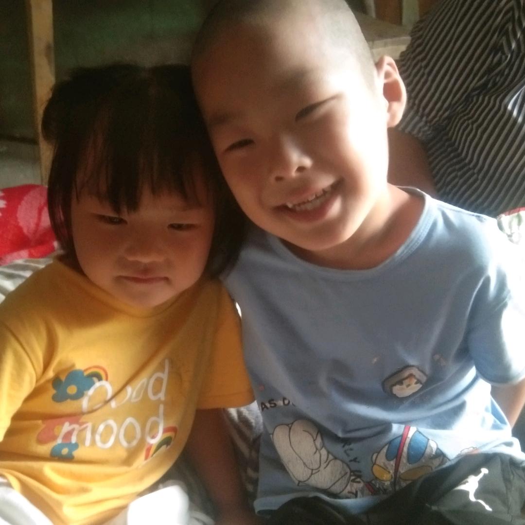 一家人开开心心🌺🌹