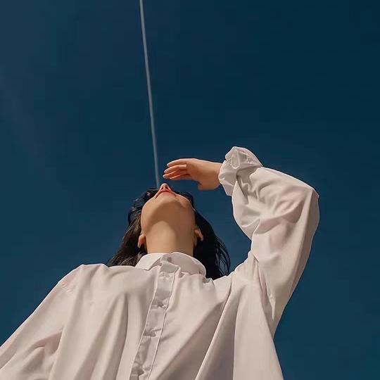 爱吃鱼的疯丫头