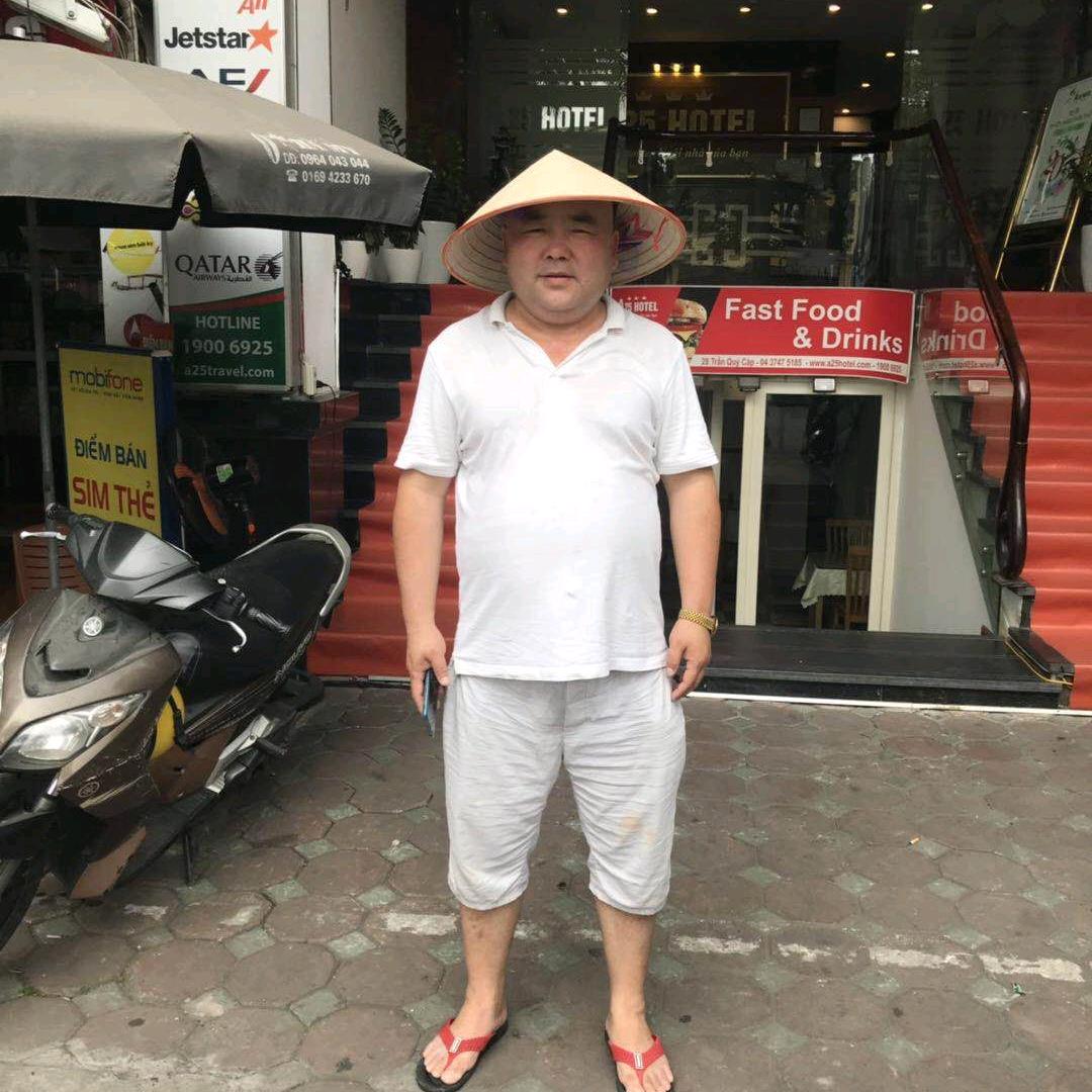 爱旅游的老帅哥，
