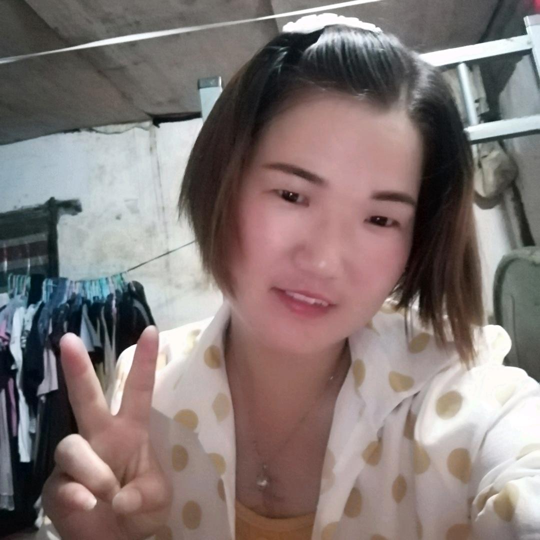 小胖妹每天中午10点开播