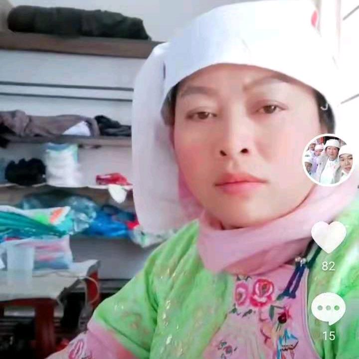 岜夺秀丽小吃店，
