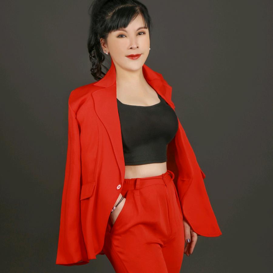 红梅傲雪美业人