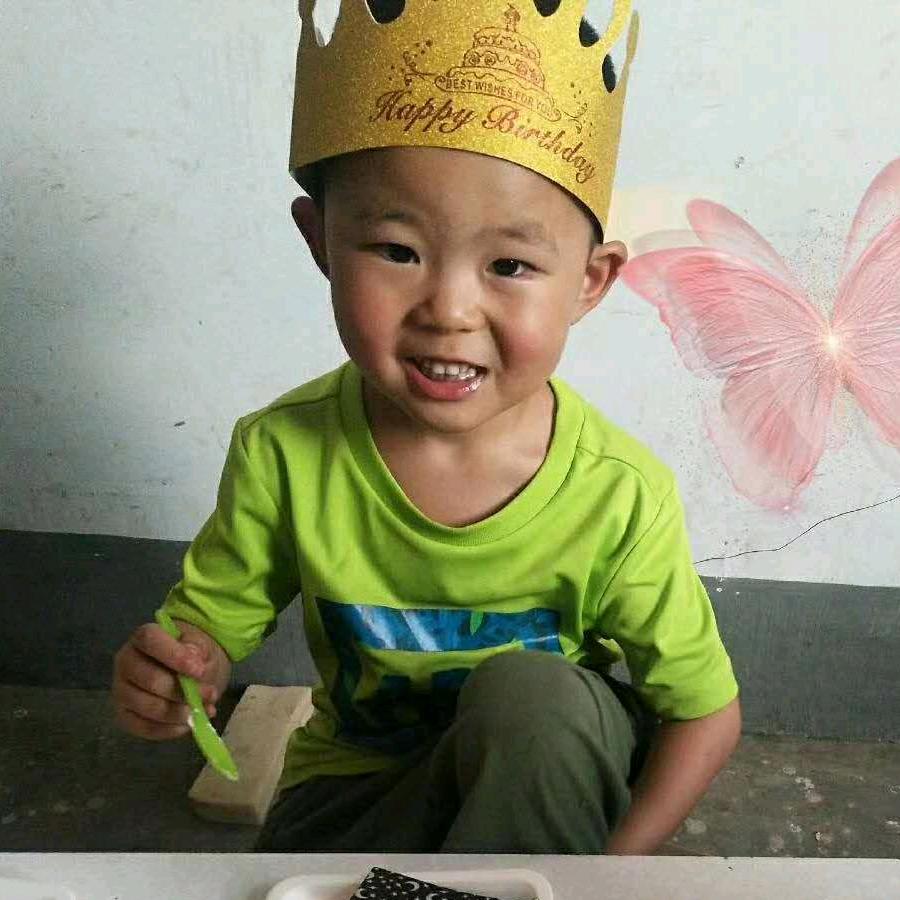张博栋