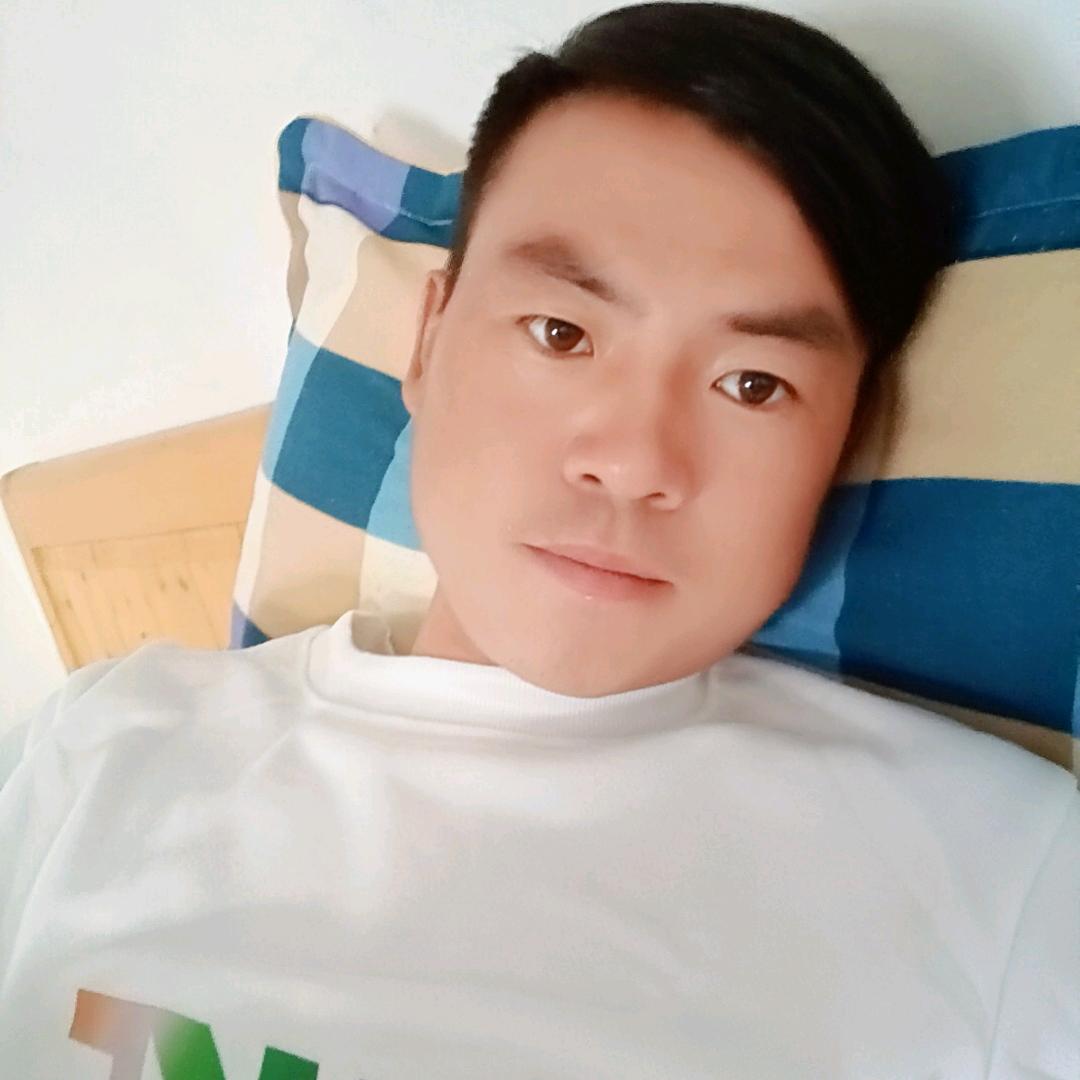 疯疯癫癫……吕晓