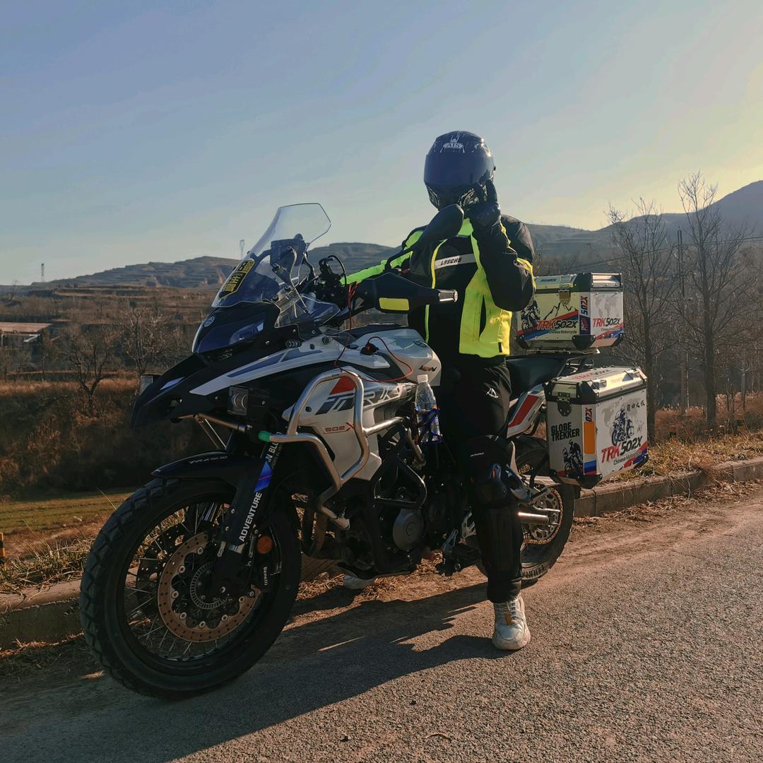 开收割机的小侯🚜