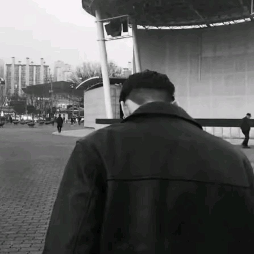 小M