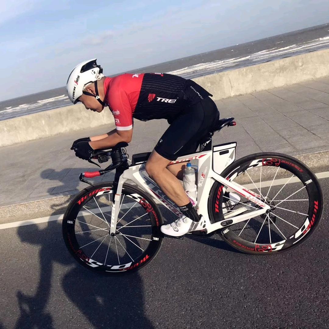 甄龙🚴‍♂️