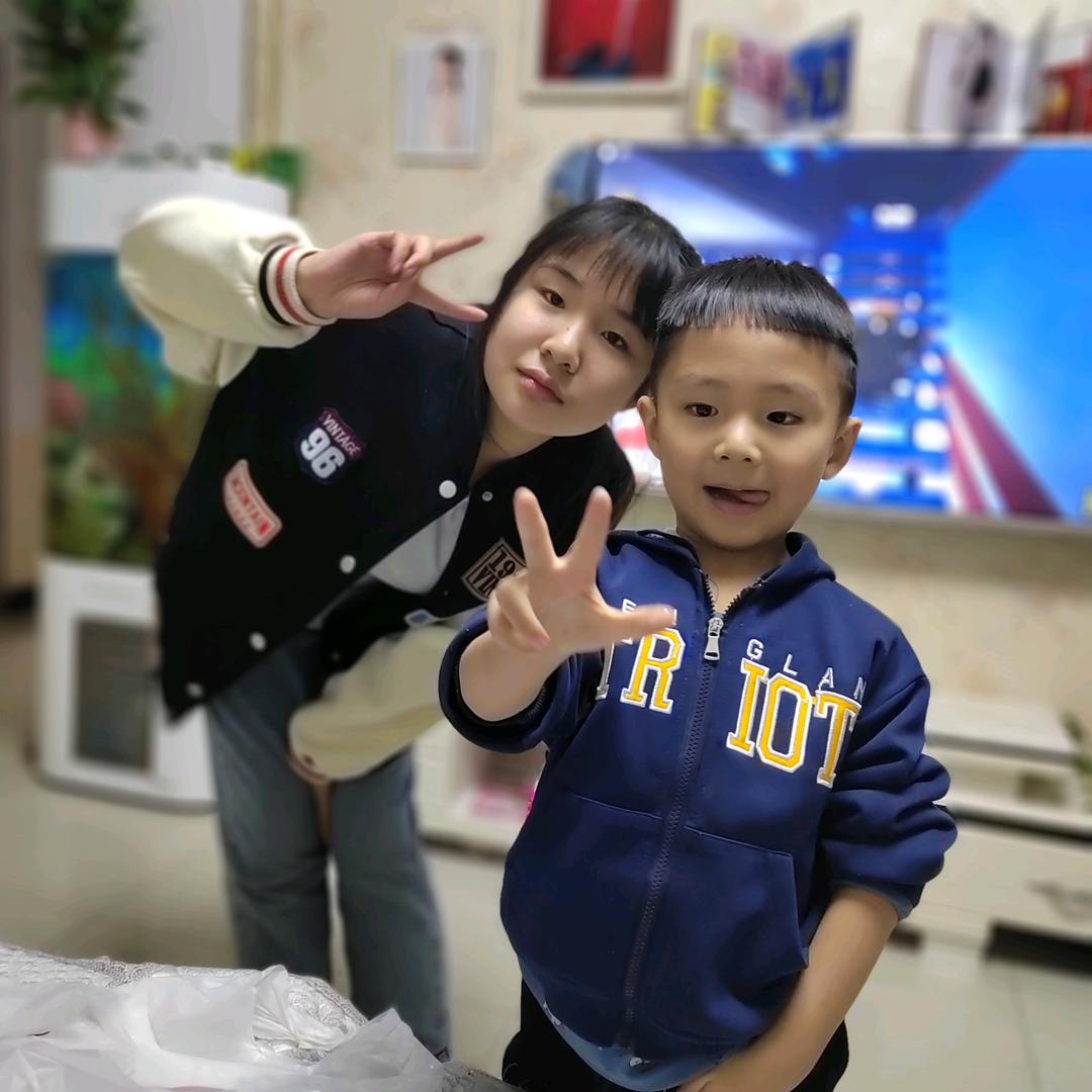 ：杨杨得亿：