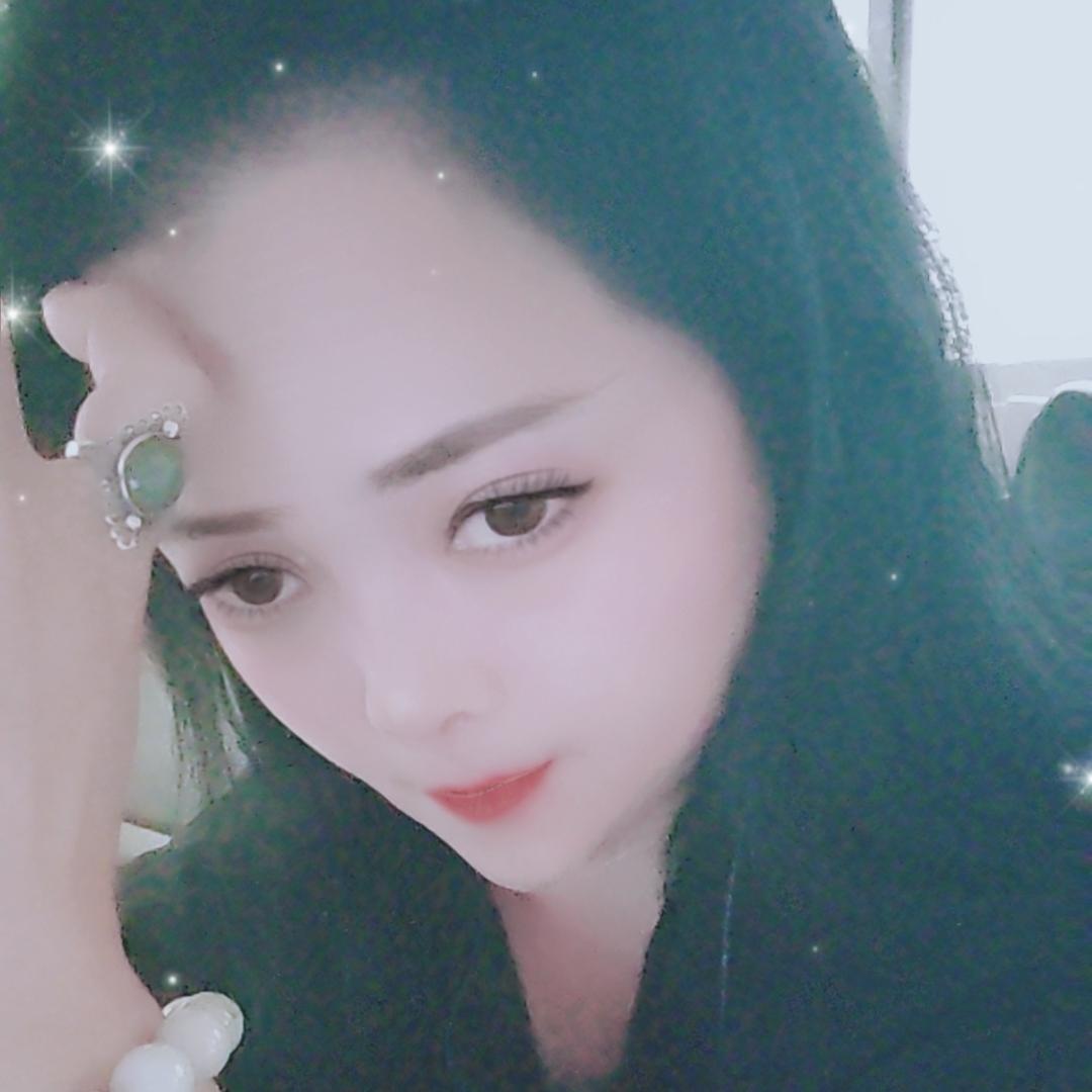 小魔女🧙‍♀️🌹🌹