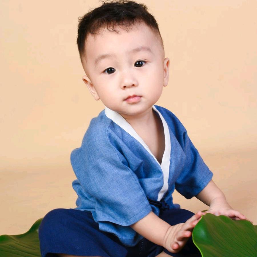 伟