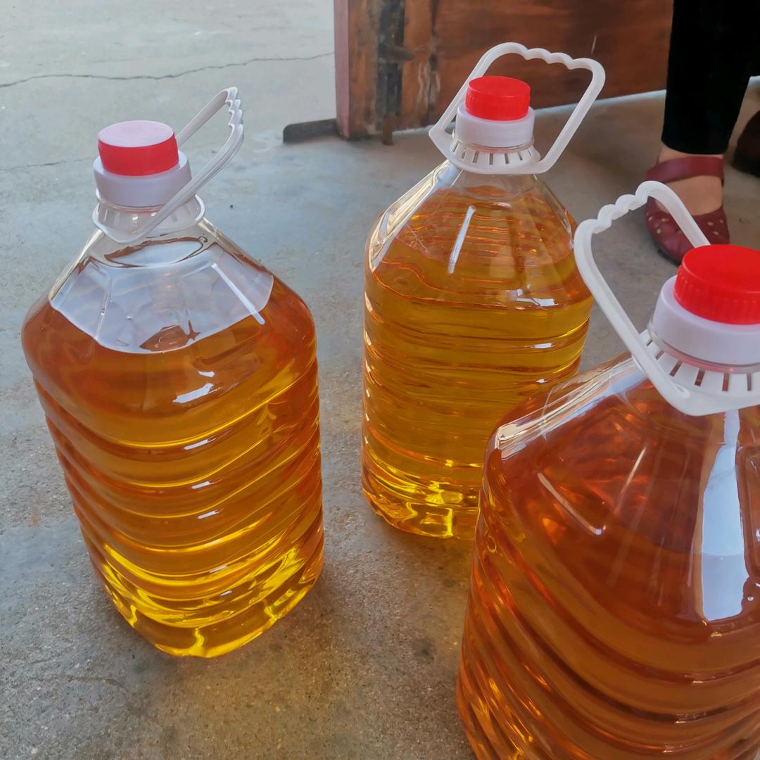 收麦子，收花生。