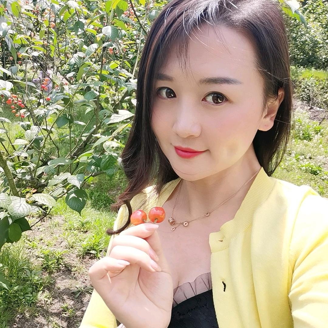 嘟嘟小酒窝妹