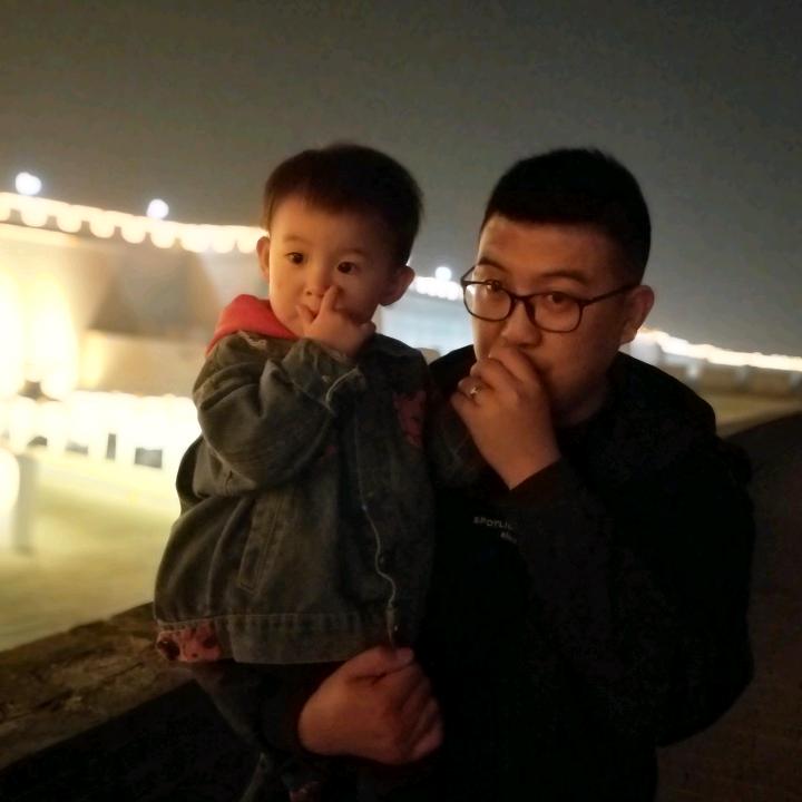 孝义卖灯的东东