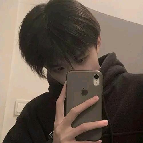 闲来垂钓碧溪上