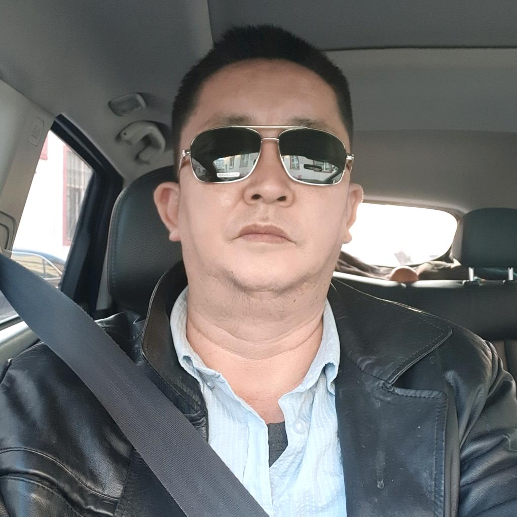 努尔江