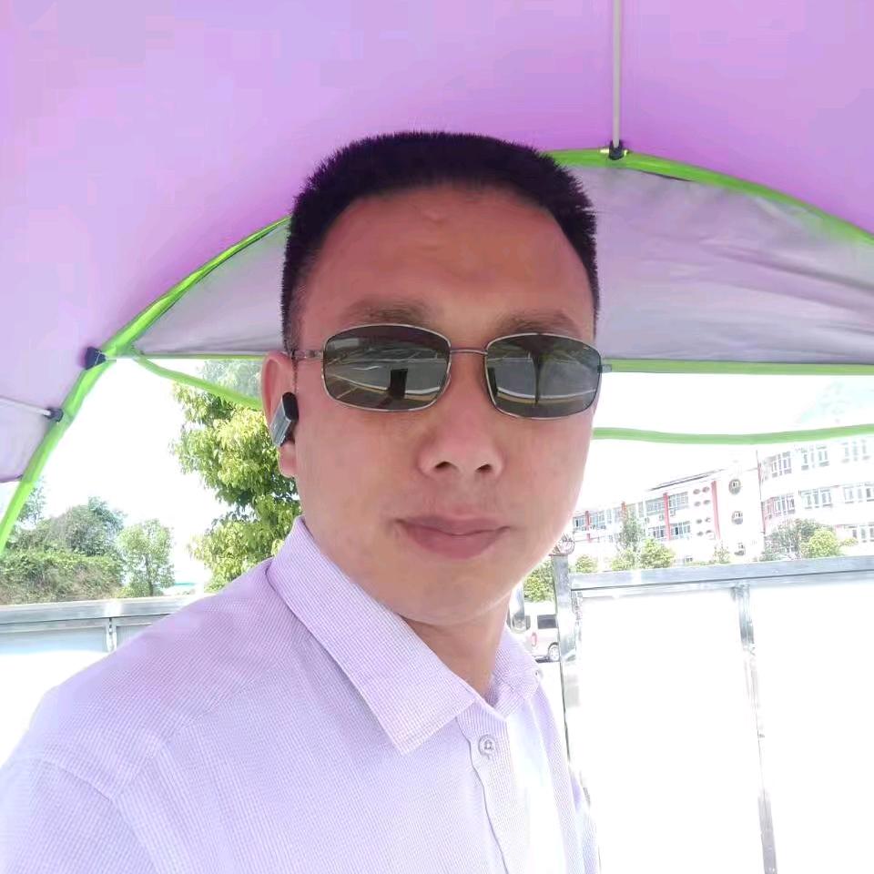 猪哥哥——宣恩龙洞河土窑烤全羊