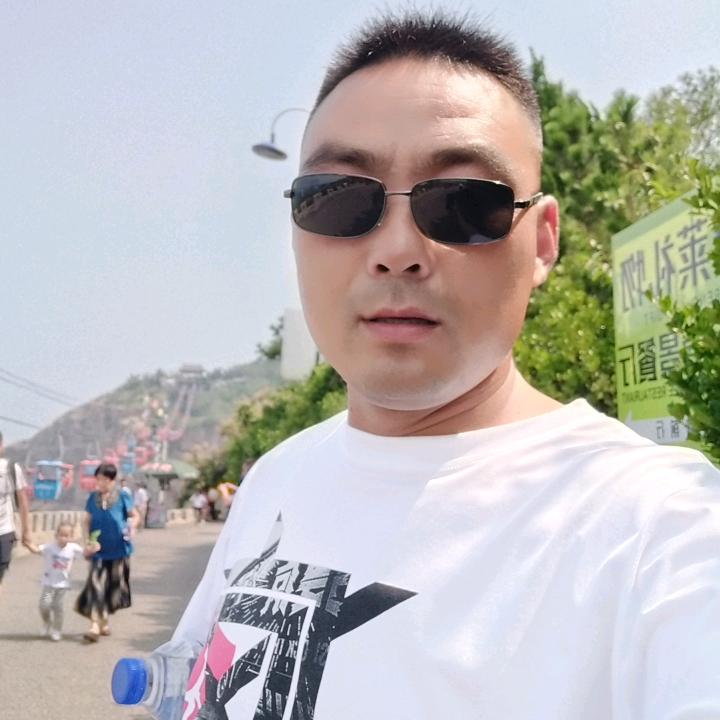 周洪山