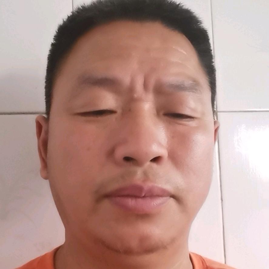 隔着云层看日出