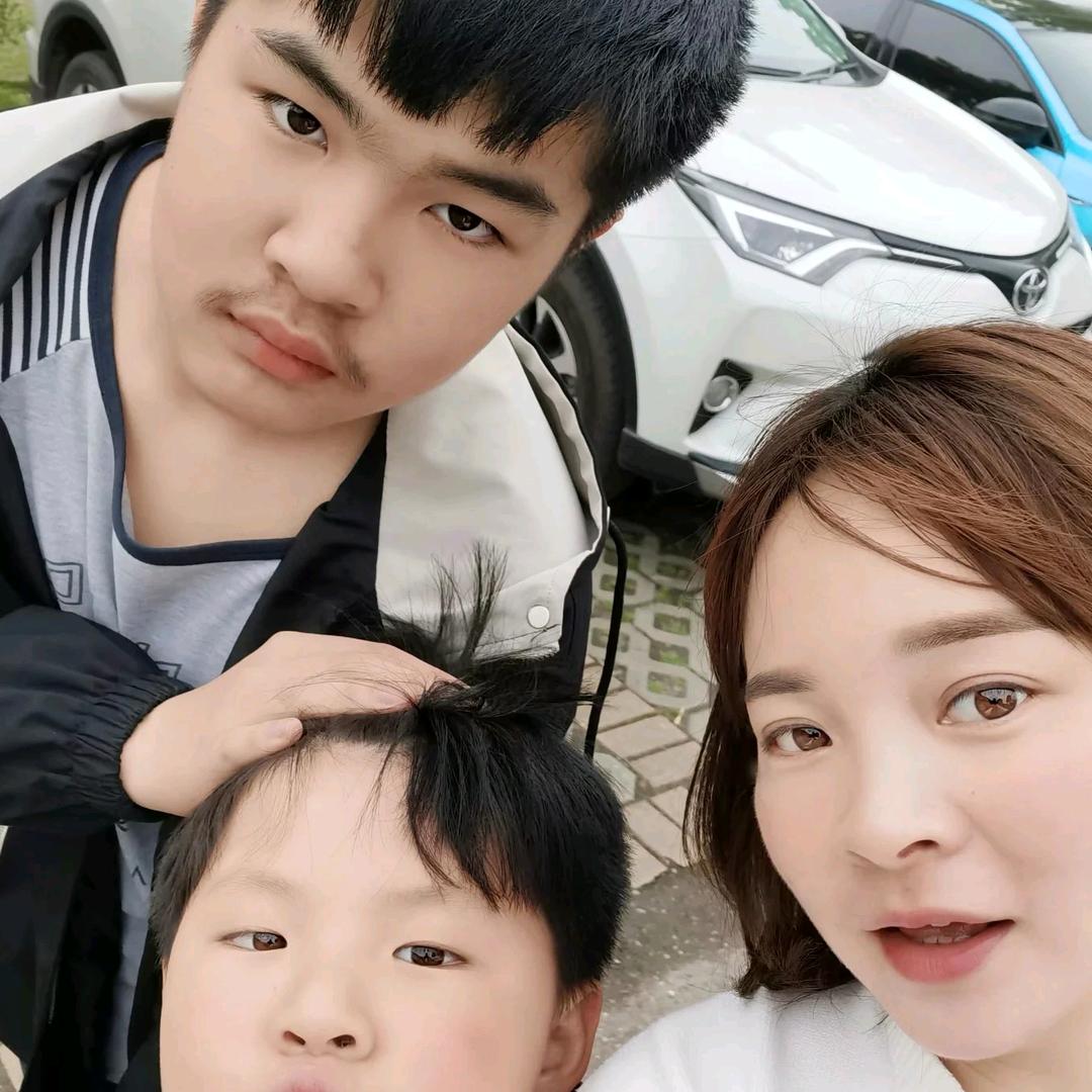 镇雄风笙铝扶手