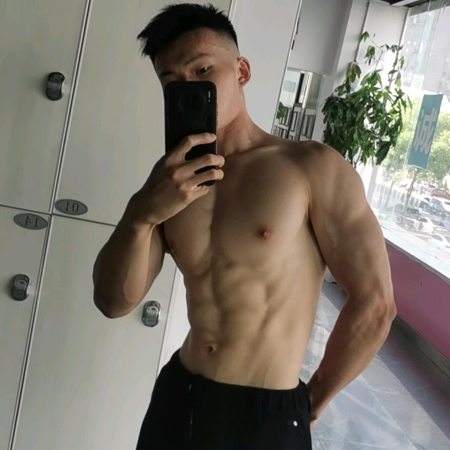 涛涛爱健身