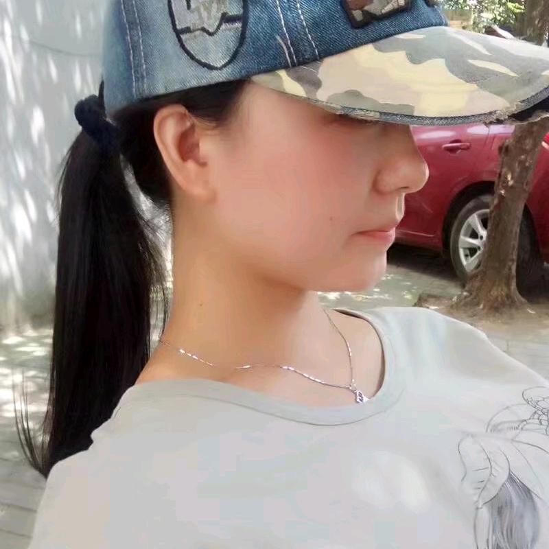 天上的云在飘