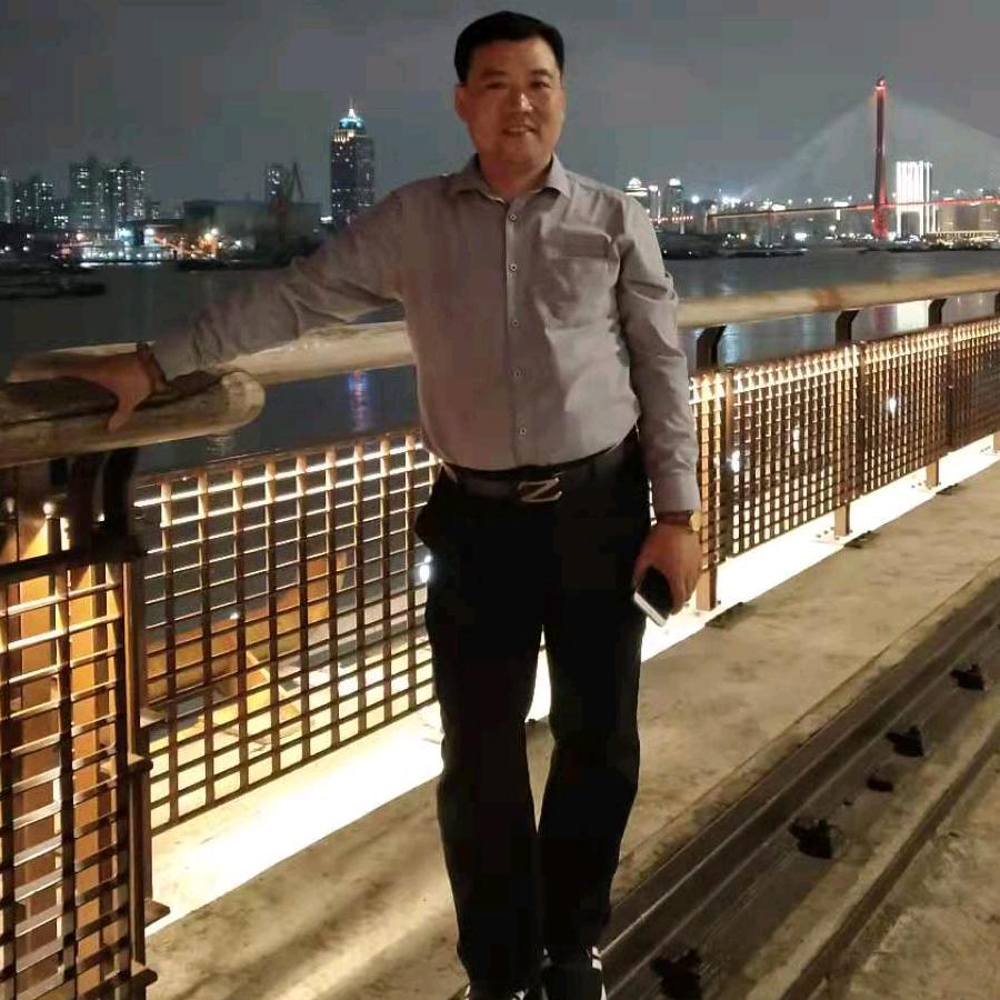 程继武:地板批发:实木套装门