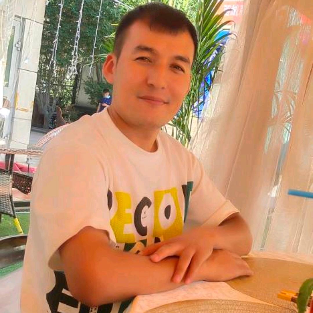 皮山县阿卡丝雅服装店