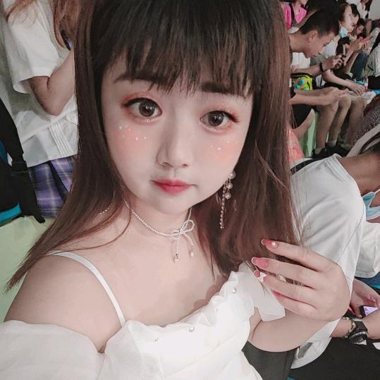 优郁的微笑
