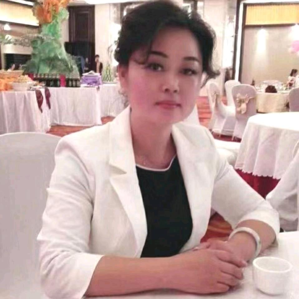 程丽英