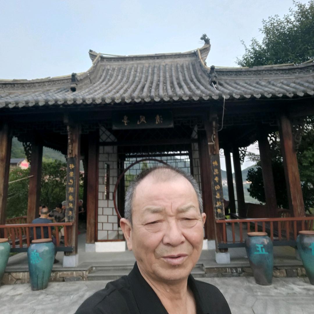 我是老王，看到你
