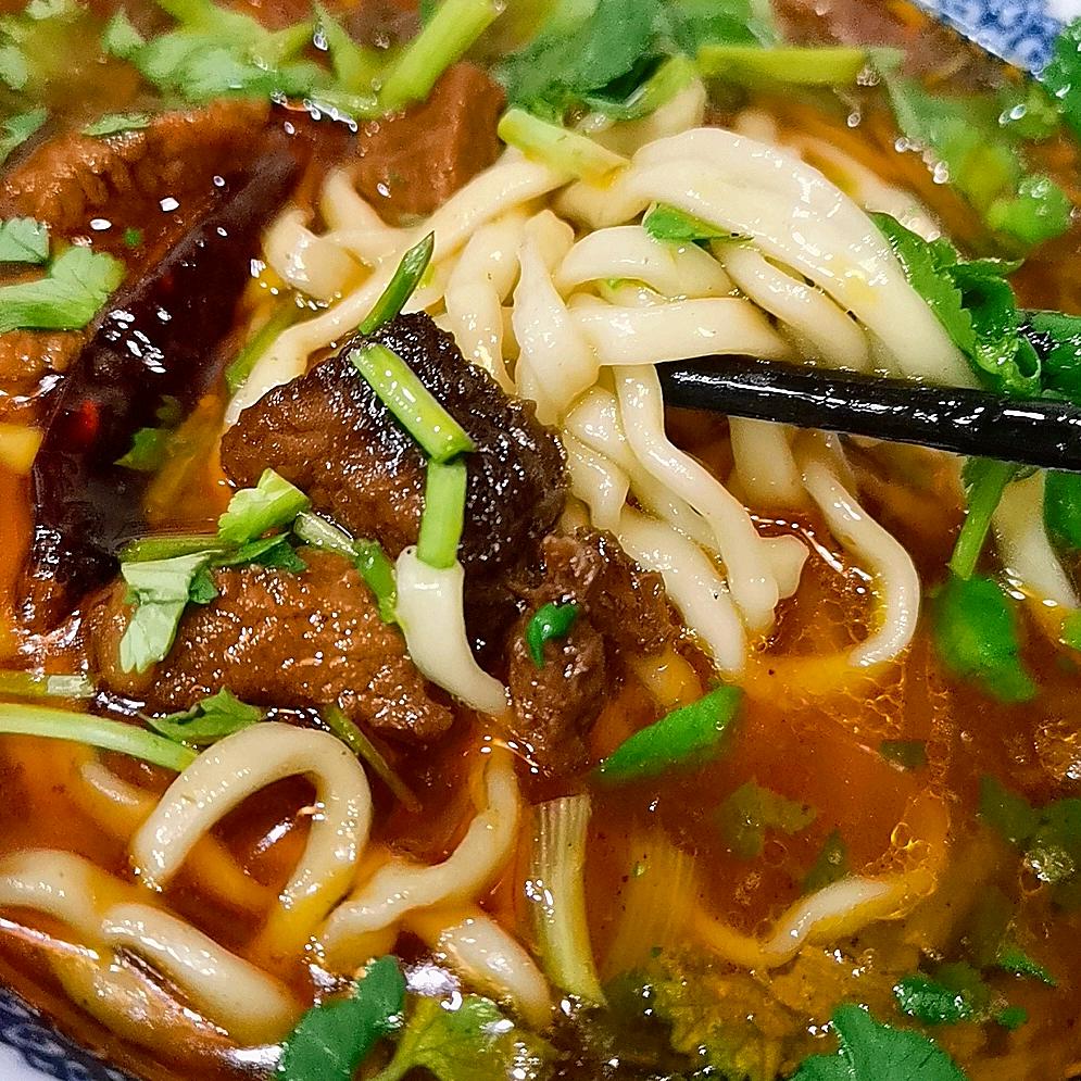 启锐牛肉汤金山花园店