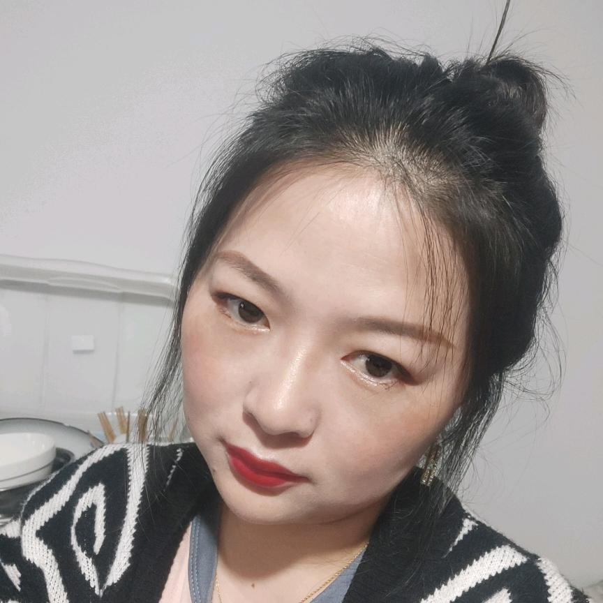 🌹浅笑倾城(ಡωಡ)