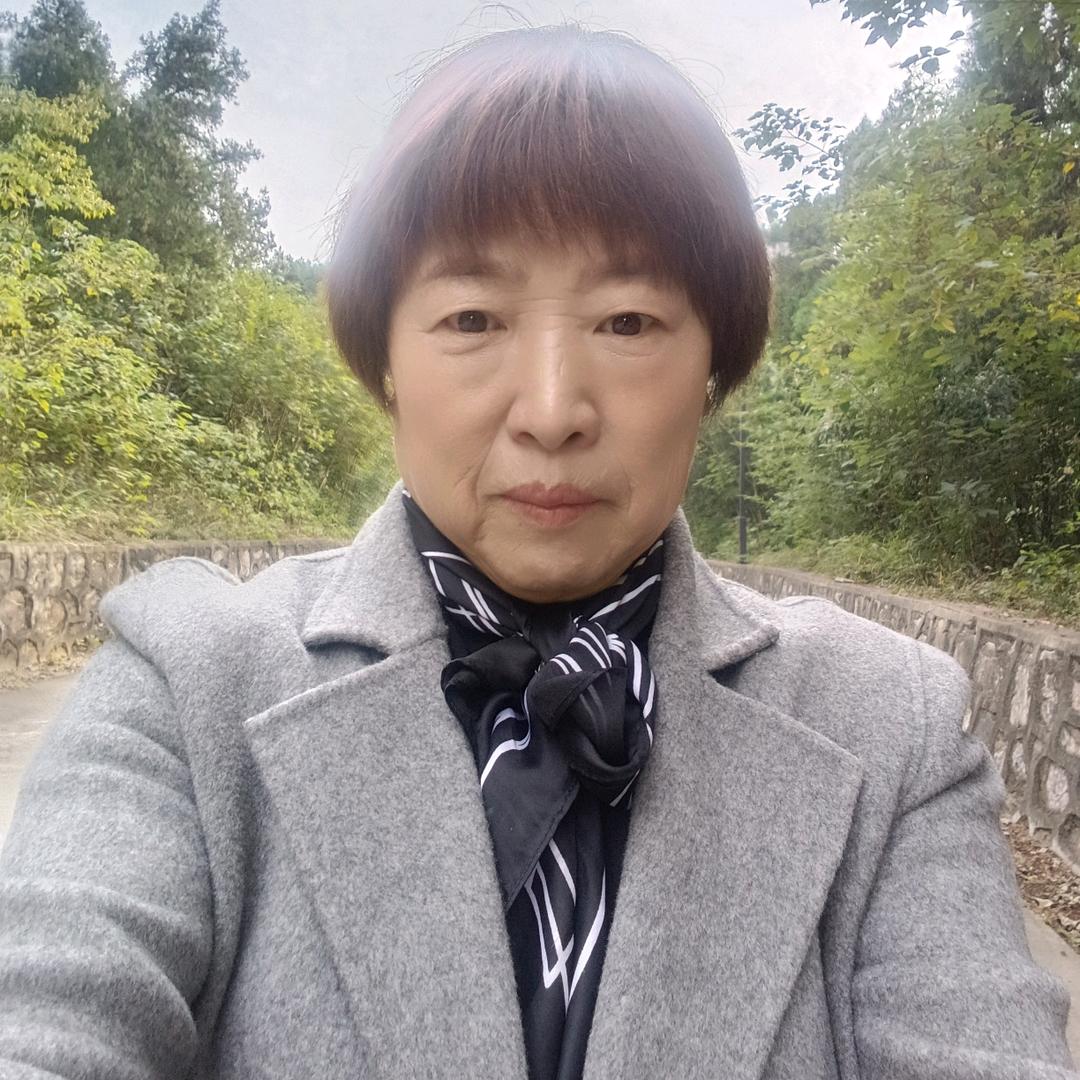 梅花红（韩雪妈妈）