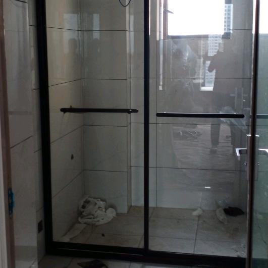 欧菲亚淋浴房.门业