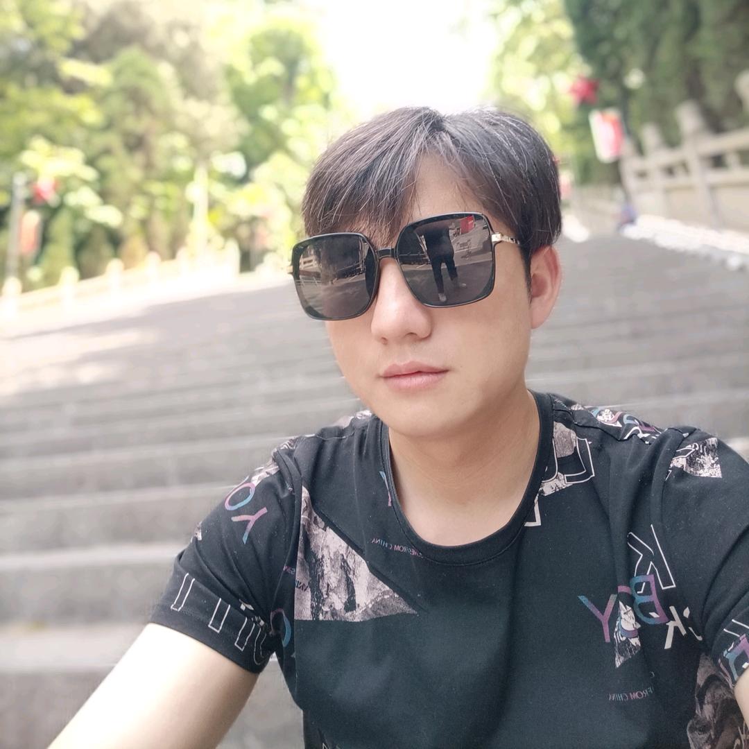喜哥地摊铁板鱿鱼