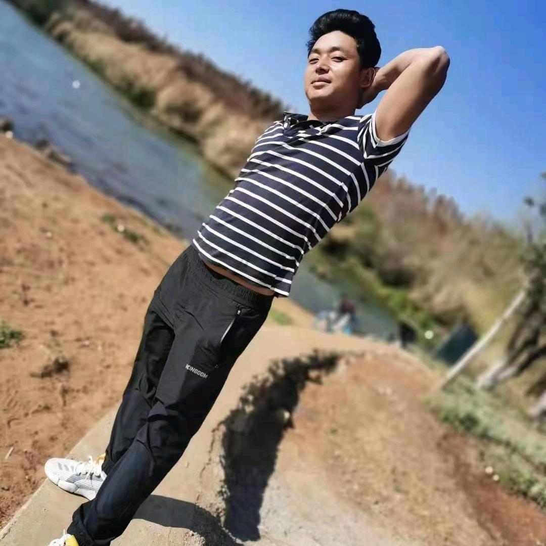 彝良一昆明《网约车》