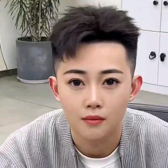🇨🇳军哥🎖️✨拒微 拒聊✨
