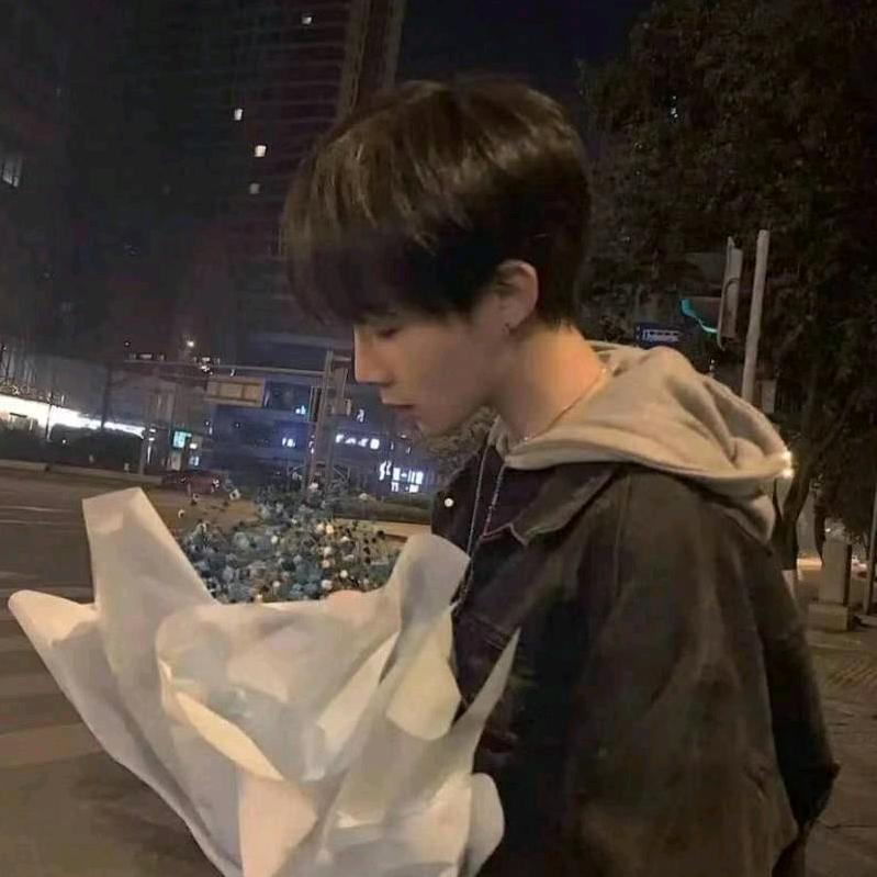 🌈小鑫子吃不饱.