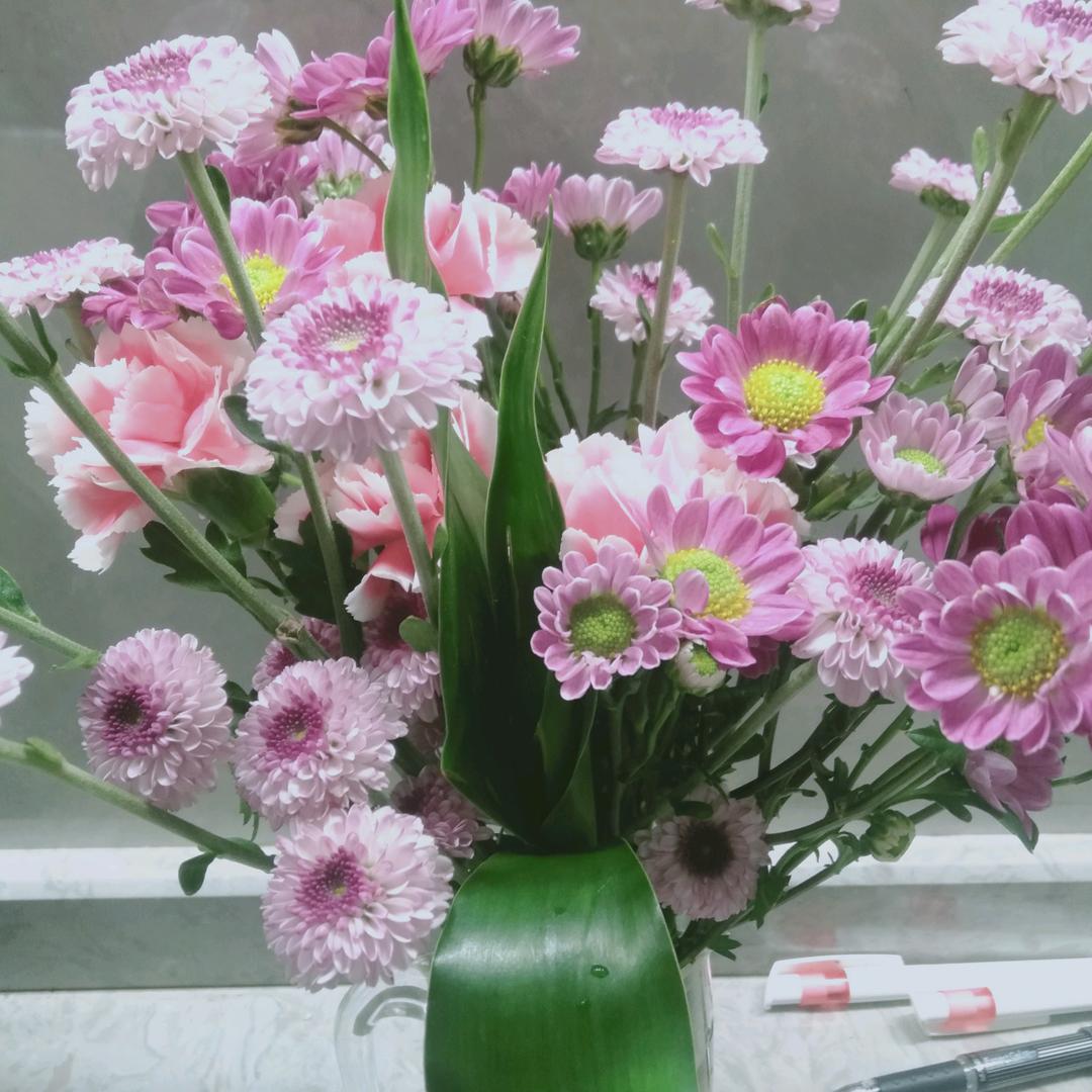 辣红沉默，珍惜才幸福🌹🌹🌹🌹🌹