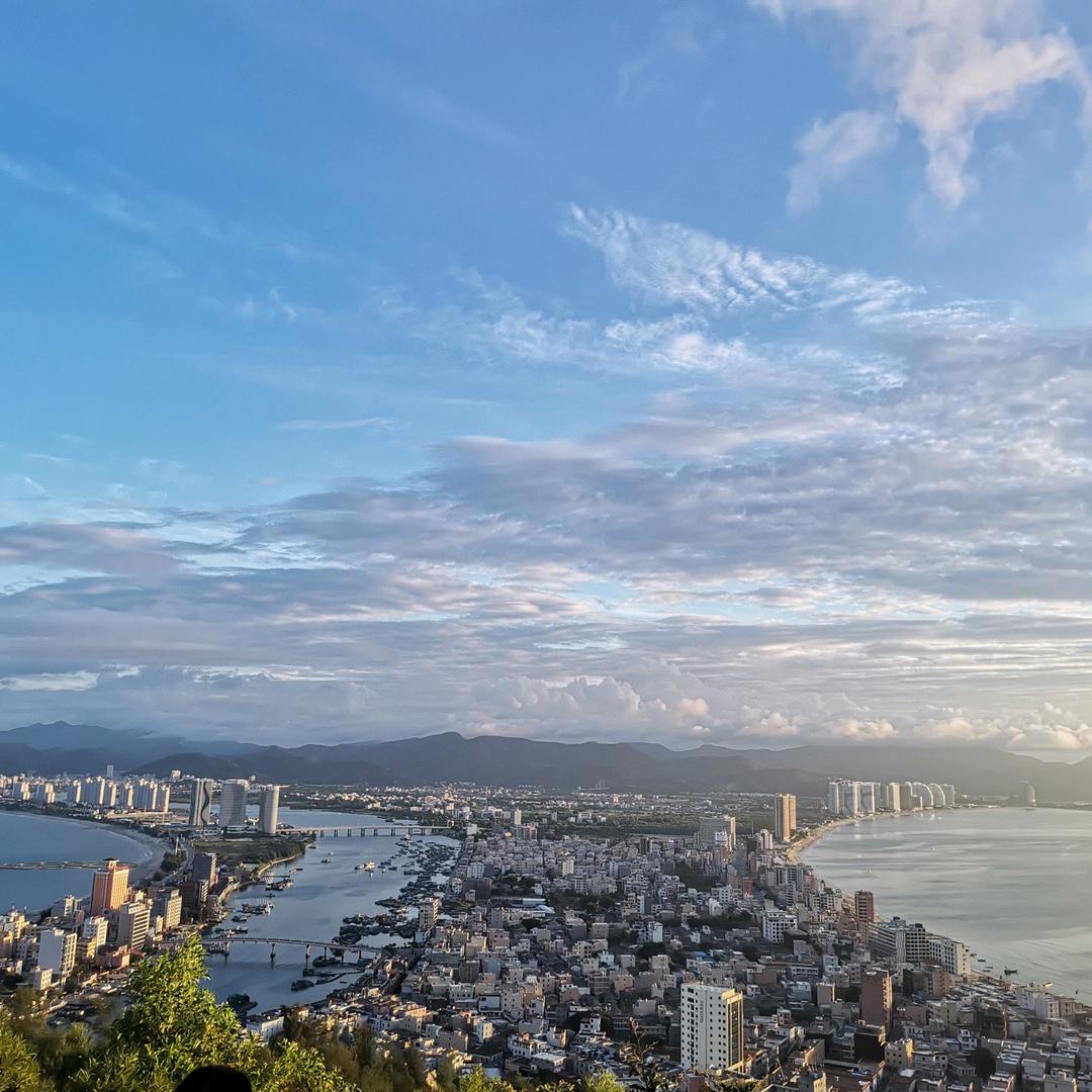 ALIUPS足球运动店