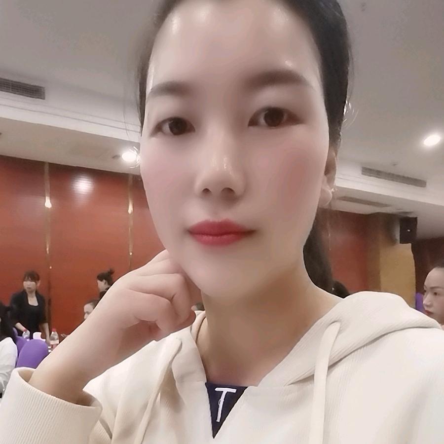 轻素栖花里大竹美妆日化店轩轩