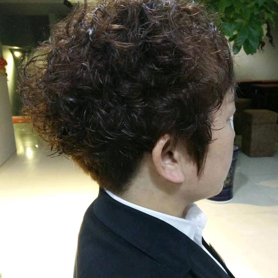 芷江山水大酒店餐饮部经理李良英