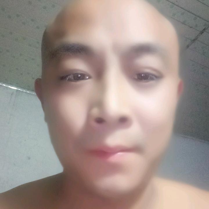 光头哥修汽车