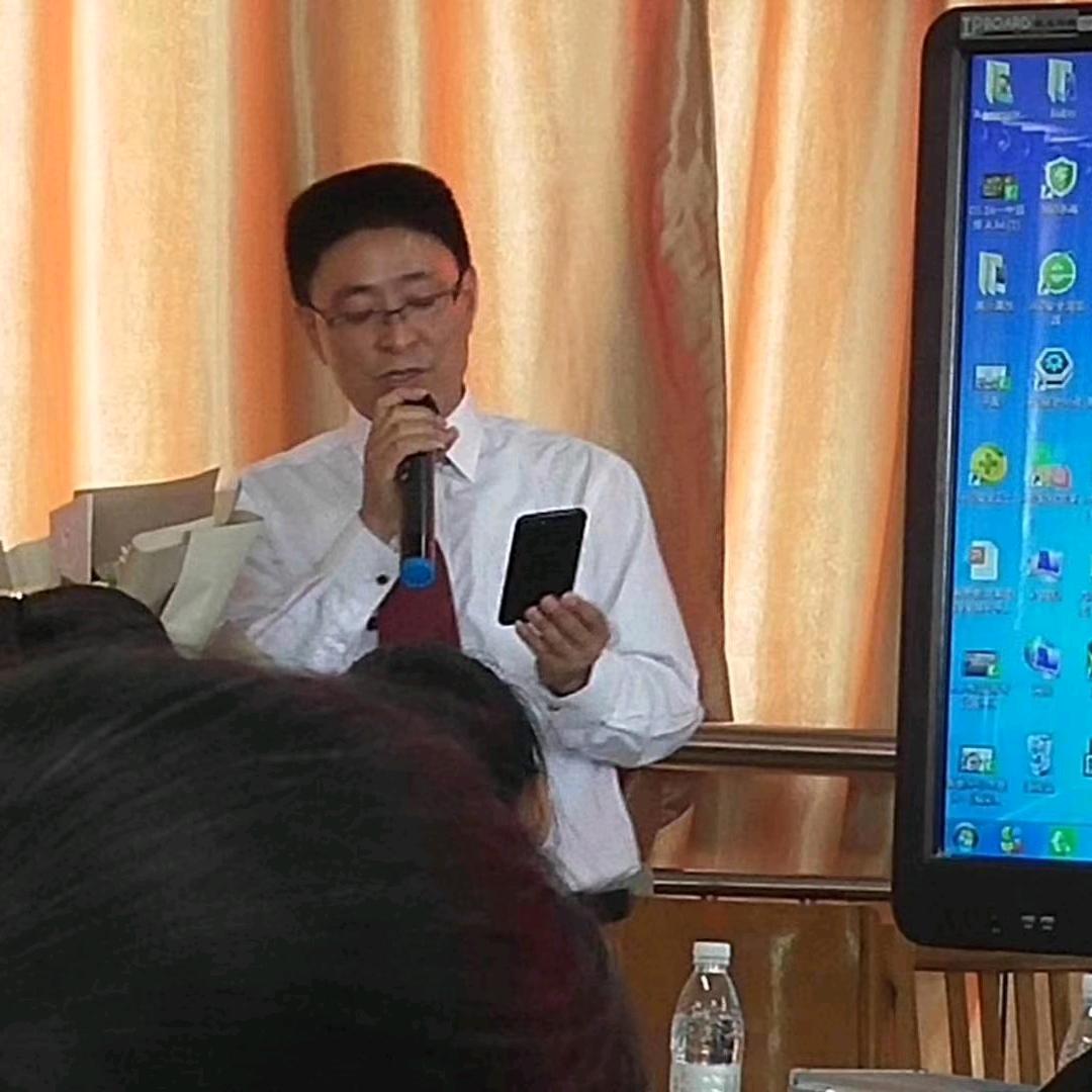 家庭教育指导师胡潜