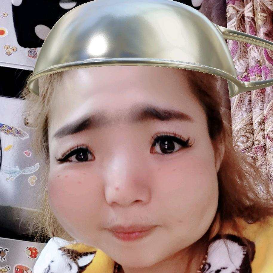 女人高姿态炫耀